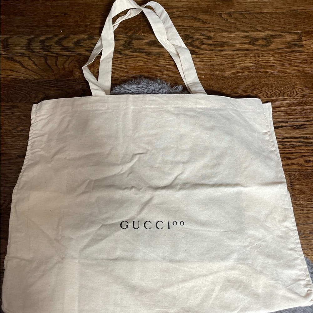 Gucci tote dust bag